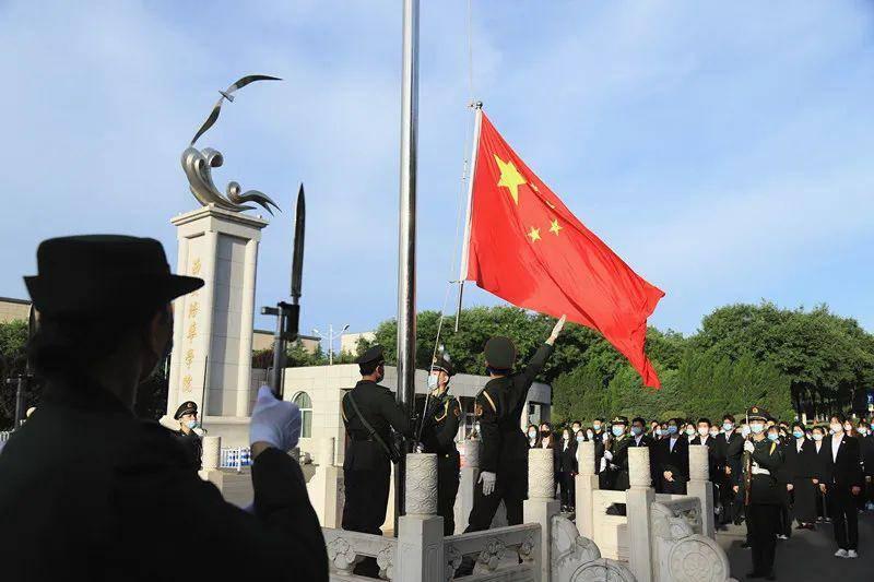 中央气象台1月19日18时，发布寒潮蓝色预警，注意防寒保暖